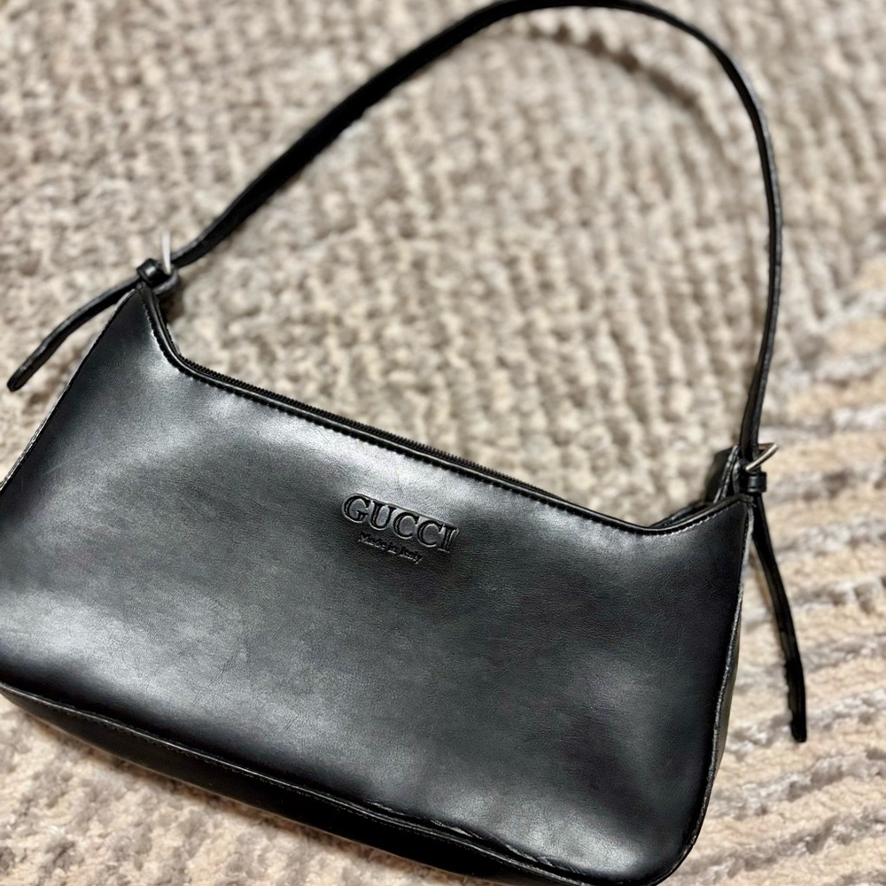 Sleek Black Shoulder Bag